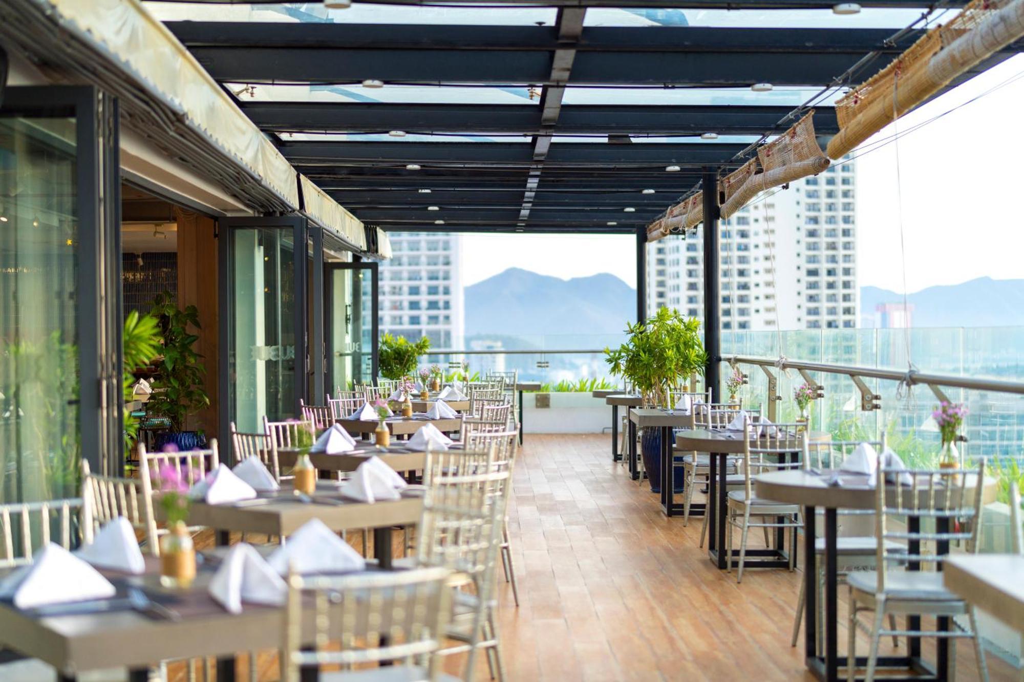 Ariyana Smartcondotel Khách sạn hẻo lánh 5*